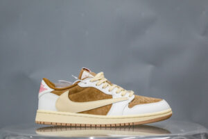 Travis Scott X Air Jordan 1 Low OG Sail / Muslin