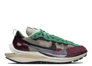 Nike Vaporwaffle sacai Villain Red Neptune Green
