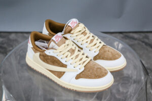 Travis Scott X Air Jordan 1 Low OG Sail / Muslin