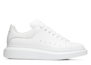 Alexande* McQuee* Oversized Sneaker 'White'